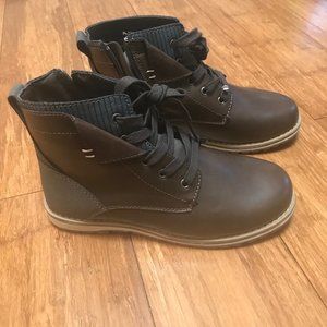 London Underground Leather Brown 4 Boots Lace Up